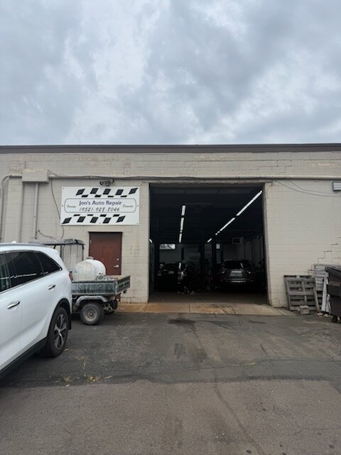 Jon's Auto Repair shop